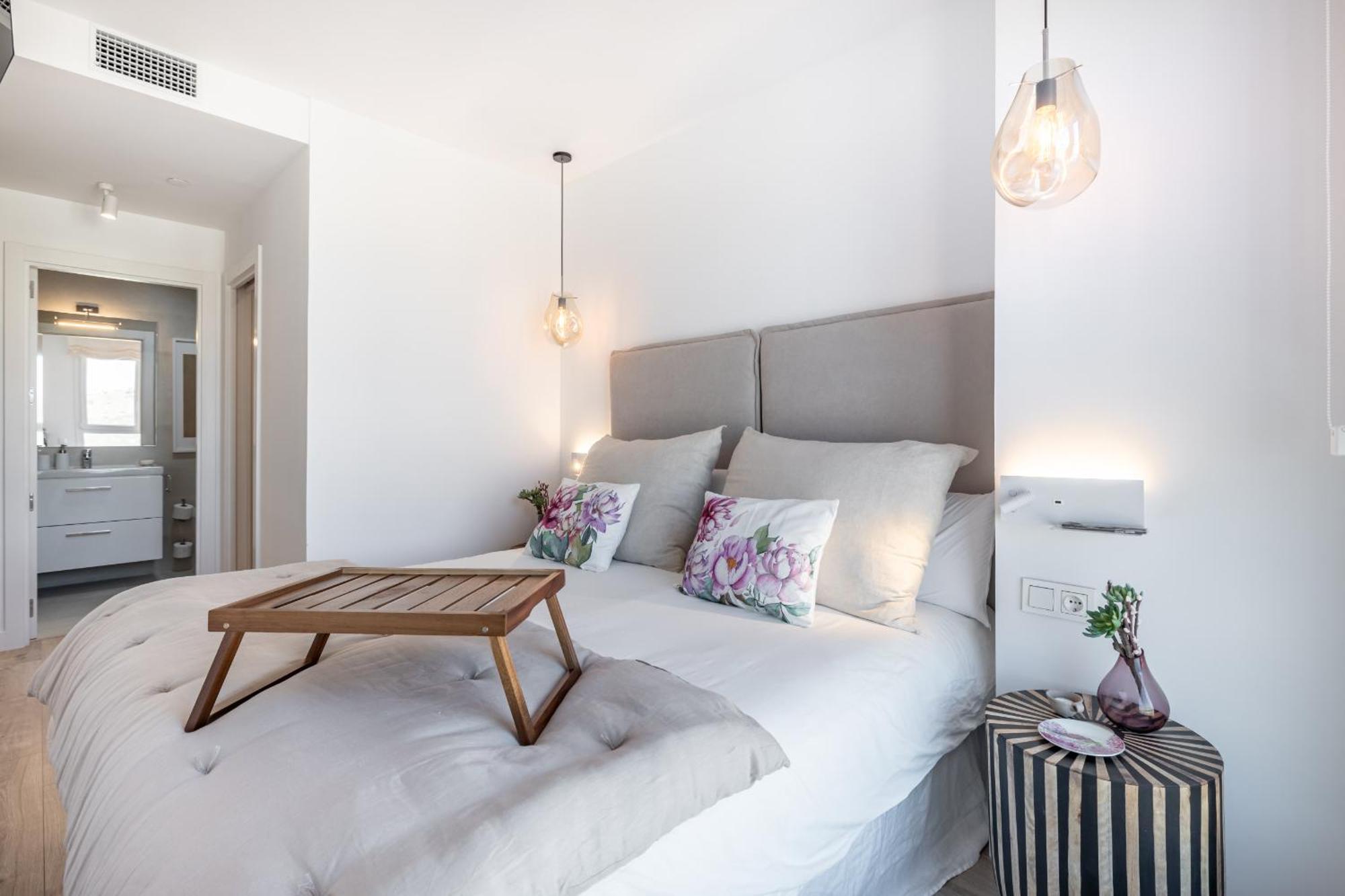 Skyline 8 Pool & Parking Free Leilighet
